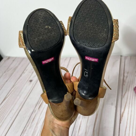 Isaac Mizrahi Isbelle Gold Tan Leather Woven Strap Heels - Picture 9 of 10